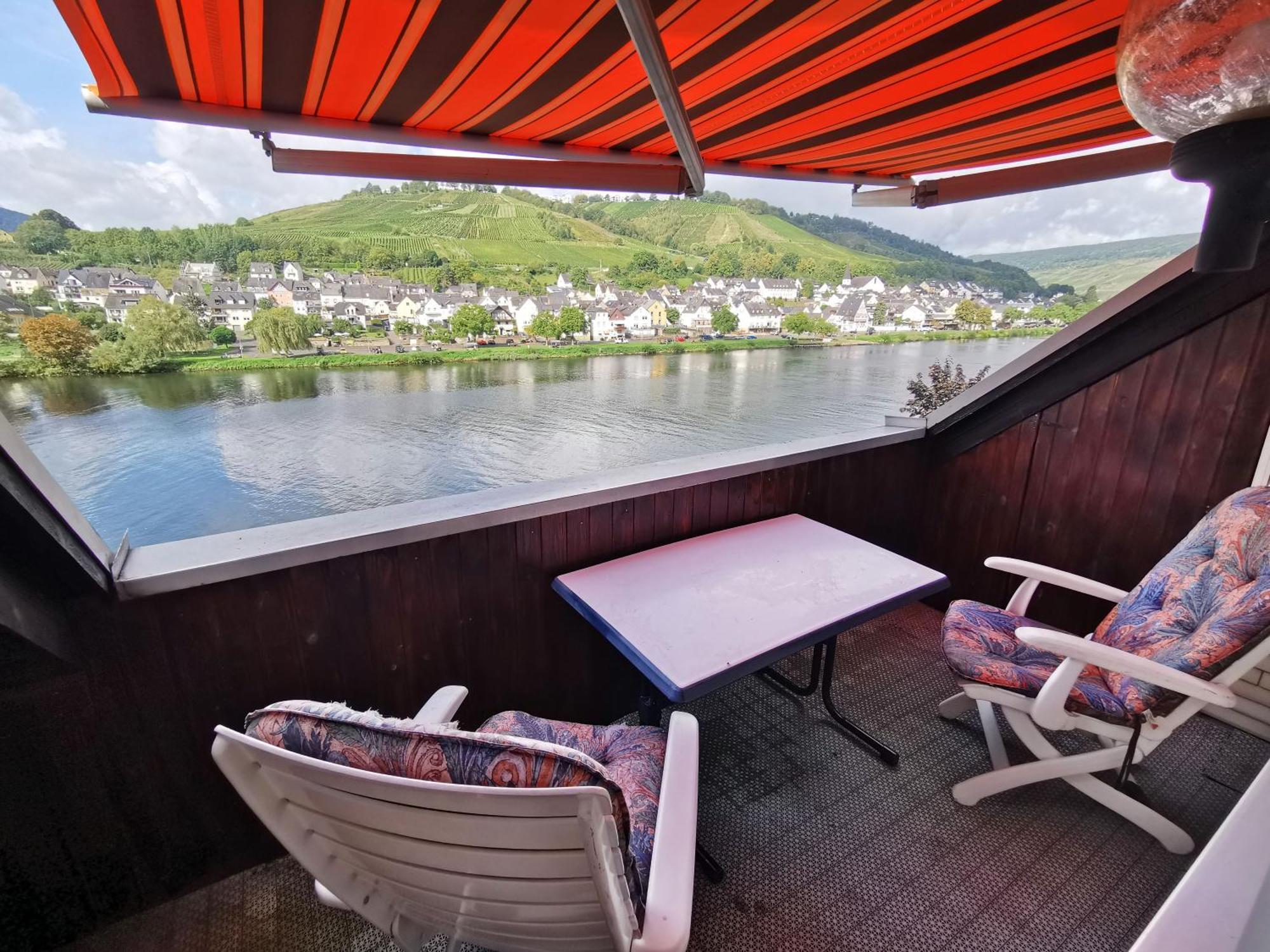 Mosel View Apartment *